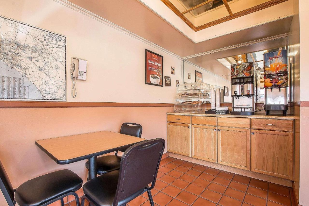 Econo Lodge Anaheim North Kültér fotó